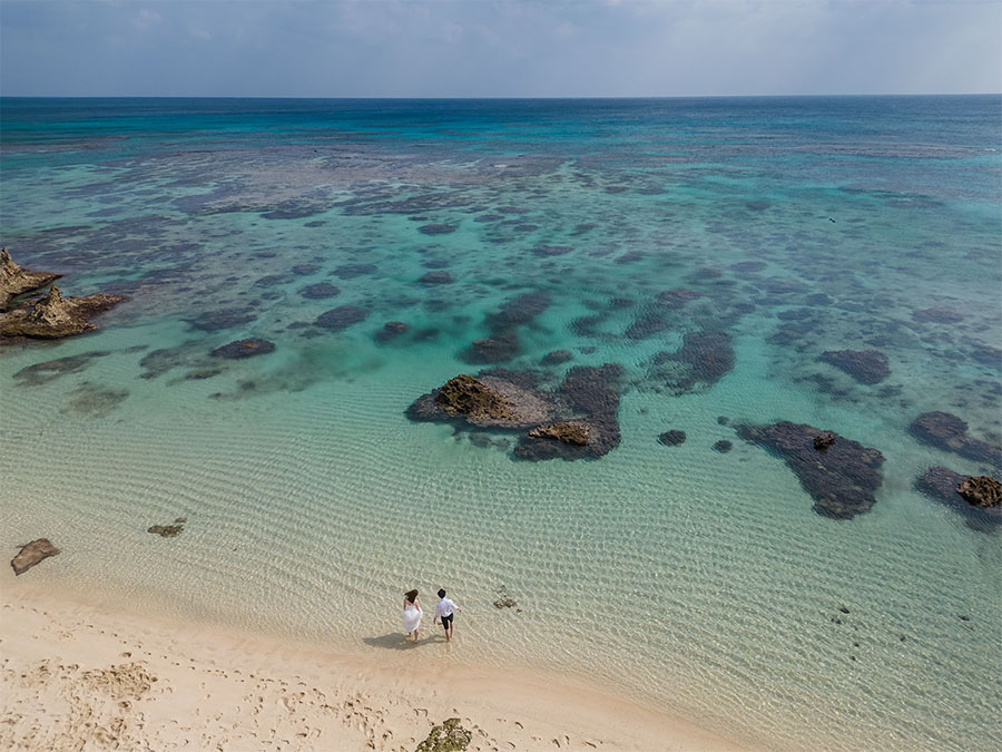 Wedding photo on a Miyako Island beach